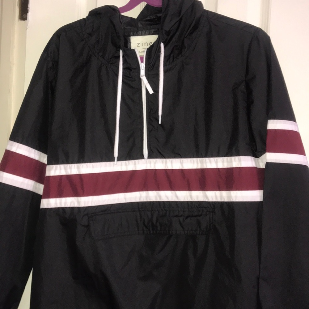 Zine/ Zumiez windbreaker never worn